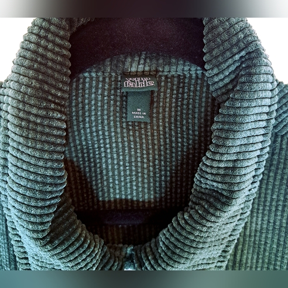 Forest green long sleeved oversized corduroy shirt jacket - Picture 5 of 10